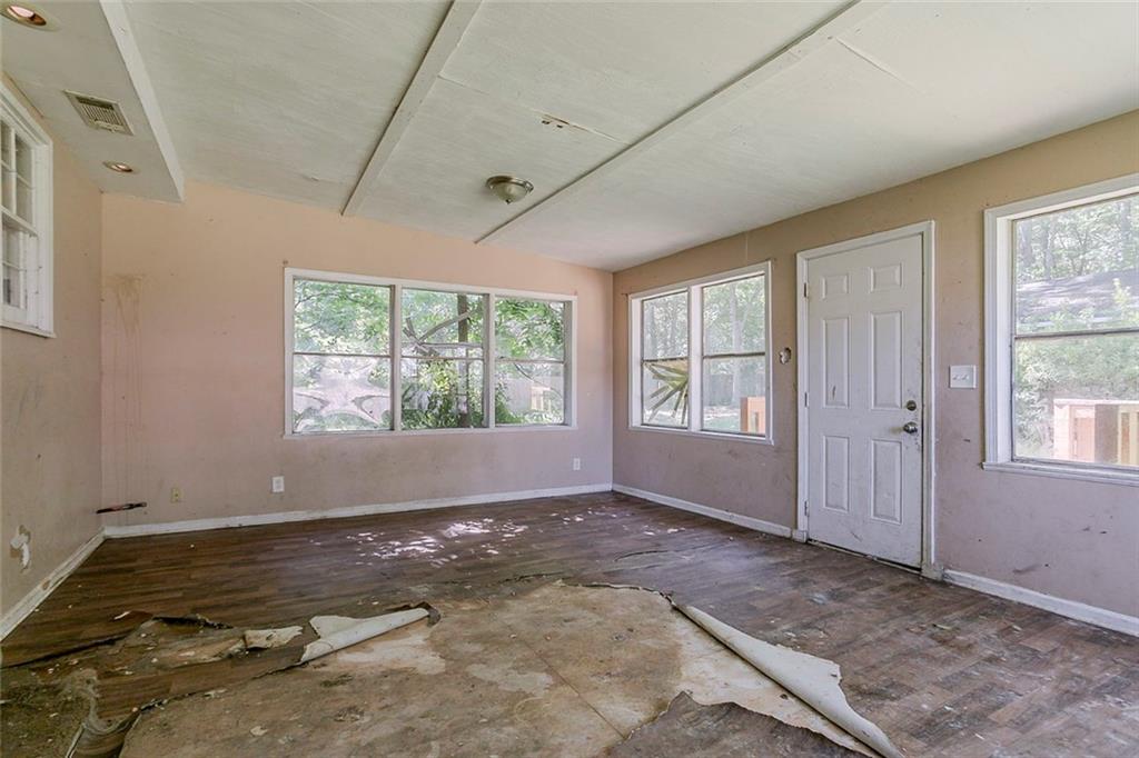 926 Bell Road Southeast Conyers, GA 30094 - Photo 9 of 32 a view of livingroom with window