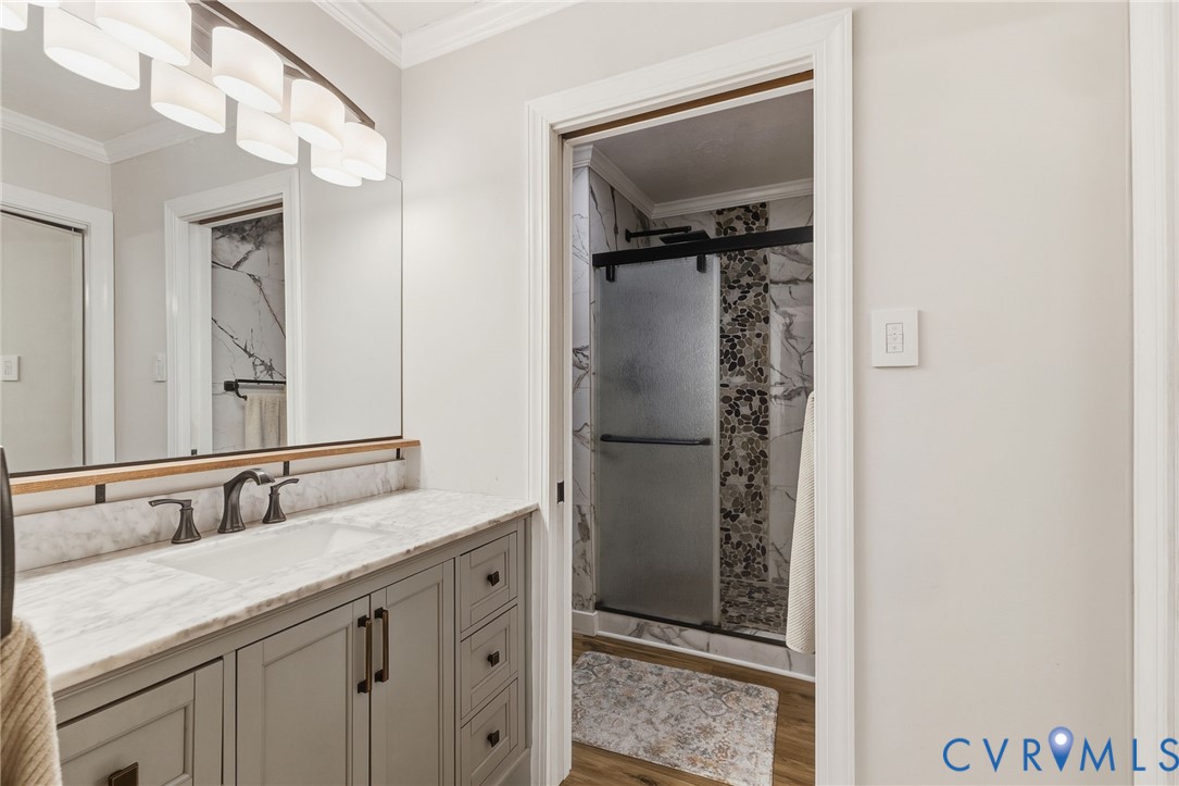 13411 Queensgate Road Midlothian, VA 23114 - Photo 22 of 37 Separate vanity for extra space when getting ready