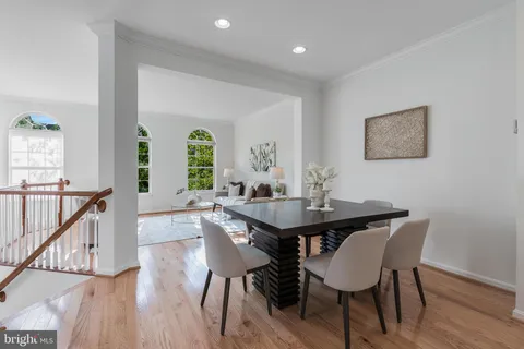 $725,000 | 5454 Patuxent Way, Alexandria, VA 22312