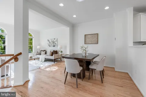 $725,000 | 5454 Patuxent Way, Alexandria, VA 22312