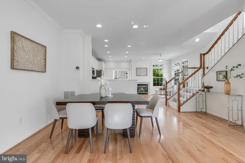 $725,000 | 5454 Patuxent Way, Alexandria, VA 22312