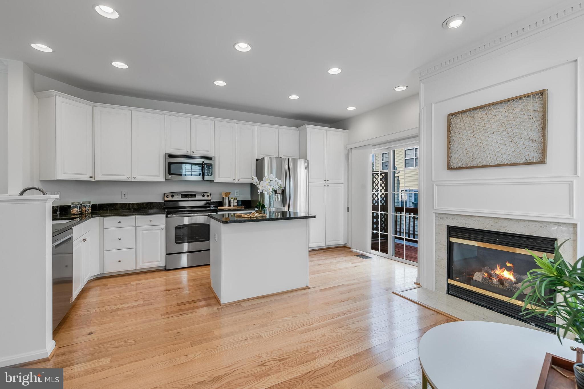 5454 Patuxent Way Alexandria, VA 22312 - Photo 20 of 51 Kitchen with access to balcony deck