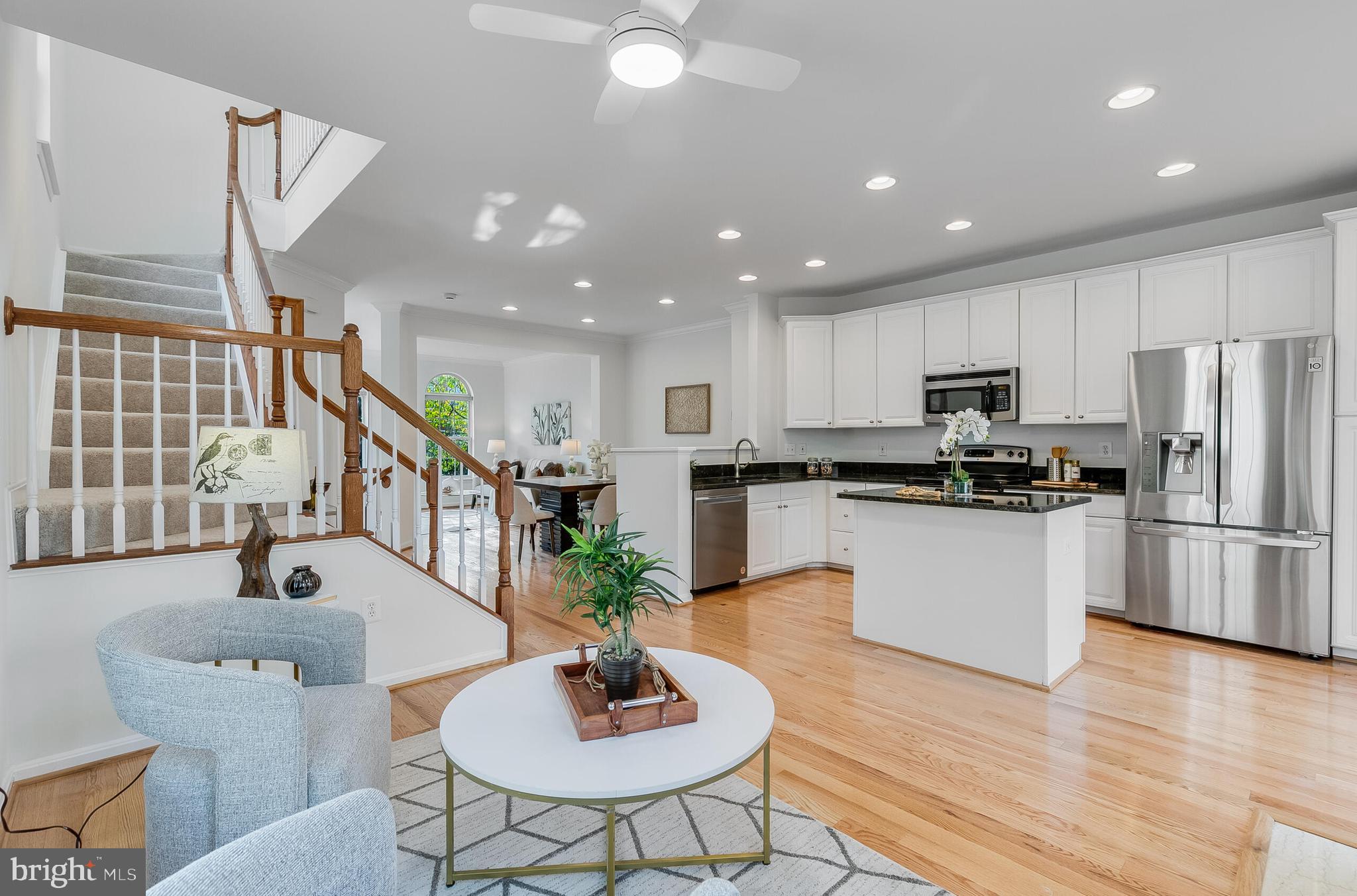 5454 Patuxent Way Alexandria, VA 22312 - Photo 29 of 51 Sitting area and kitchen