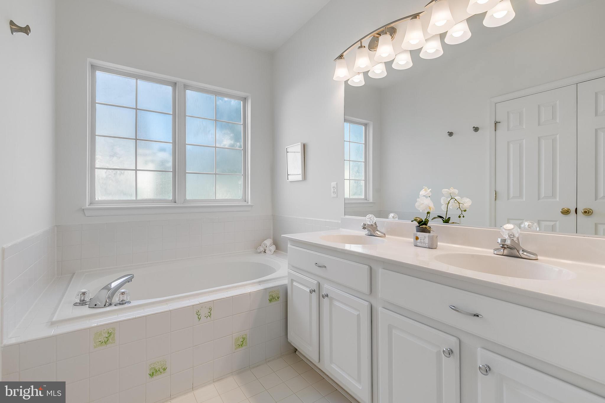 5454 Patuxent Way Alexandria, VA 22312 - Photo 36 of 51 Primary bathroom