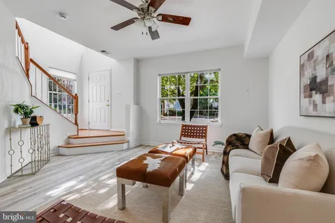 $725,000 | 5454 Patuxent Way, Alexandria, VA 22312