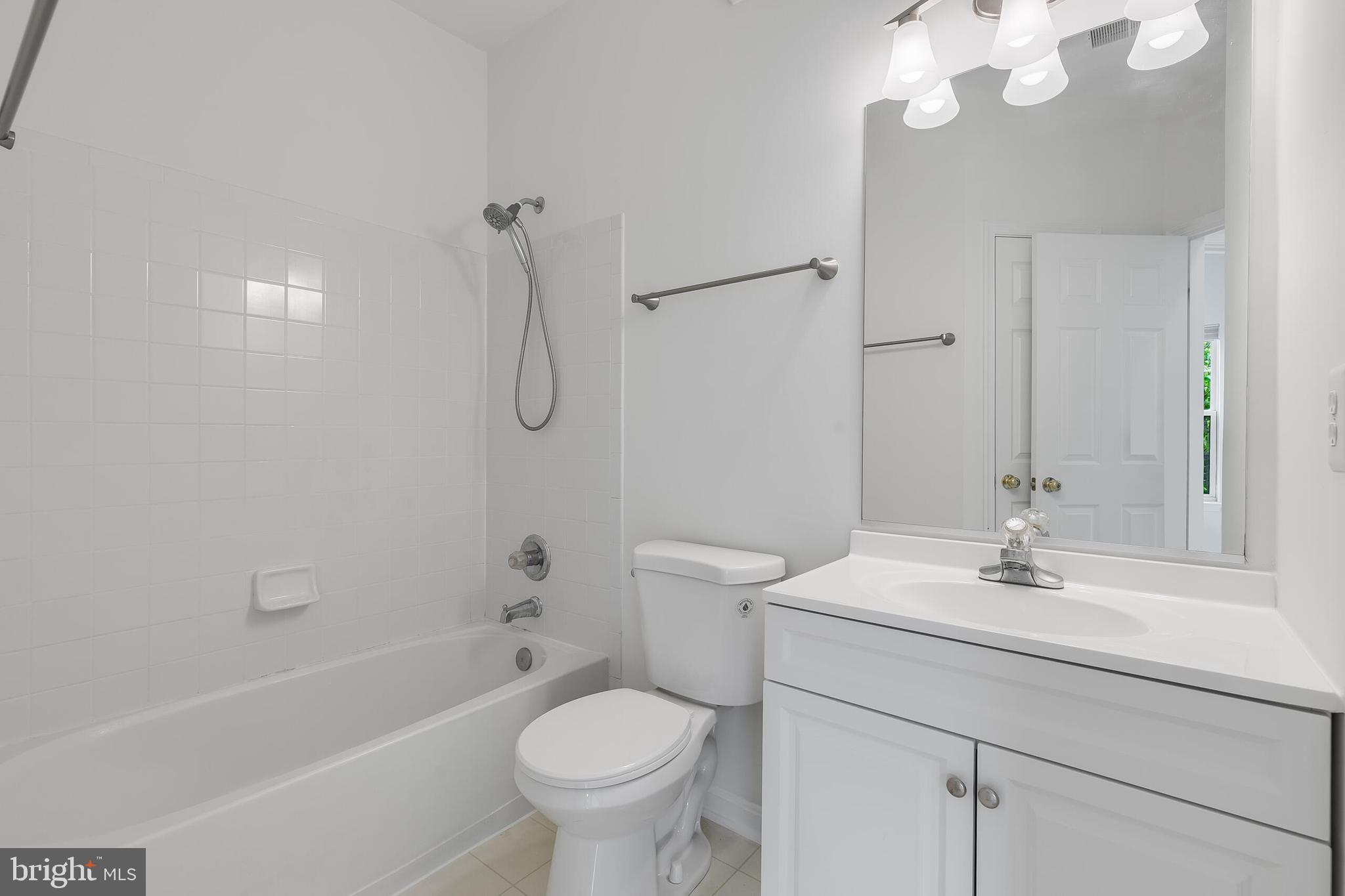 5454 Patuxent Way Alexandria, VA 22312 - Photo 42 of 51 Upper level full bath