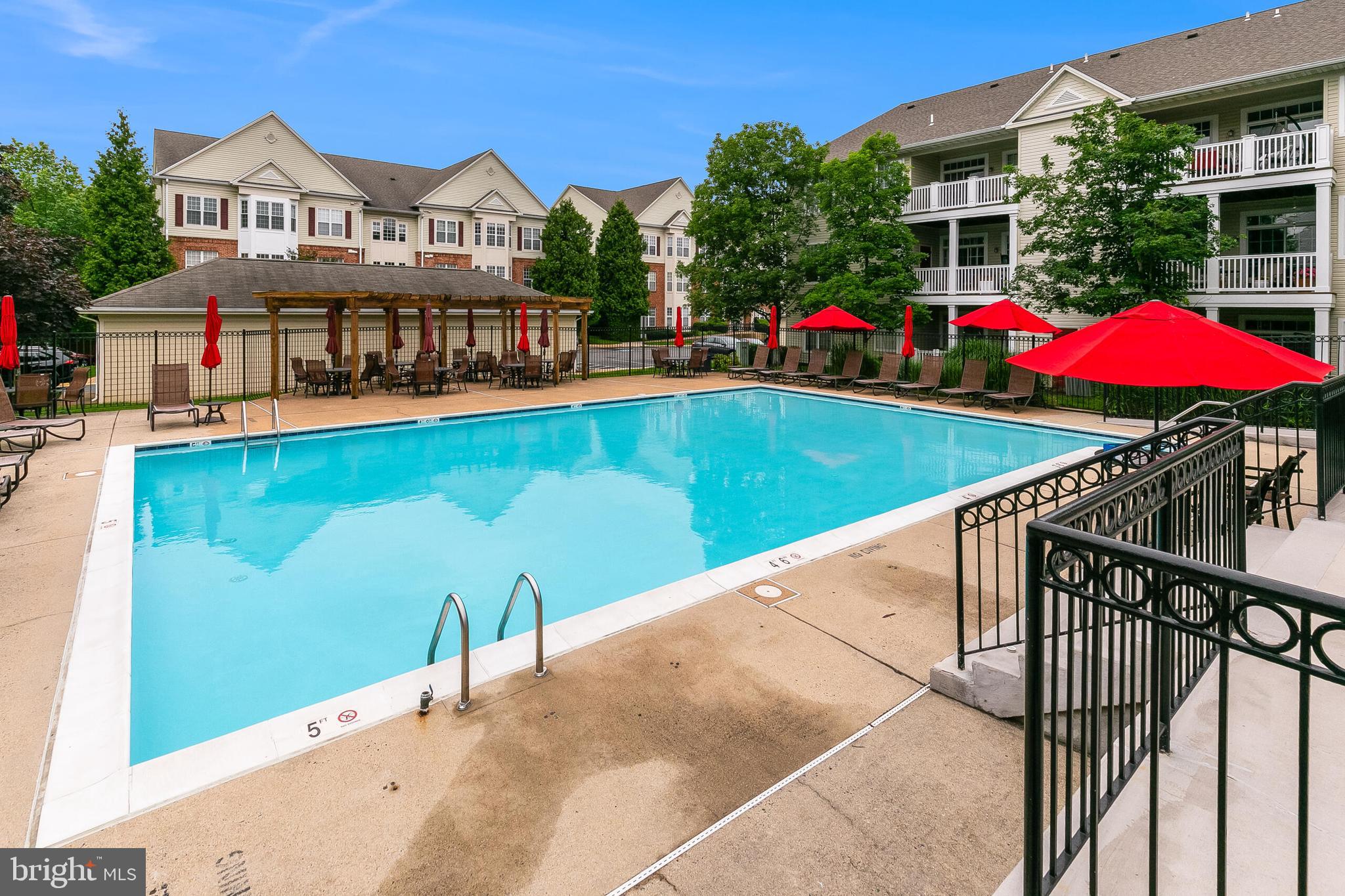 5454 Patuxent Way Alexandria, VA 22312 - Photo 49 of 51 Community pool