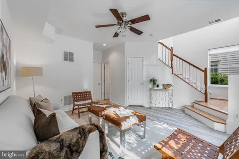 $725,000 | 5454 Patuxent Way, Alexandria, VA 22312