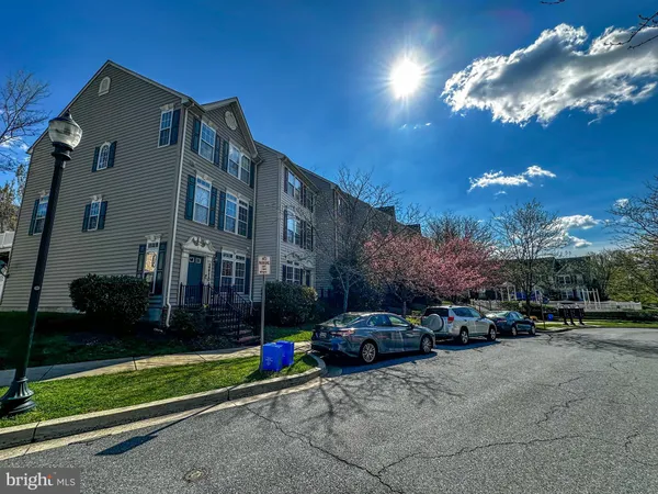 $450,000 | 12118 Pond Pine Drive, Clarksburg, MD 20871