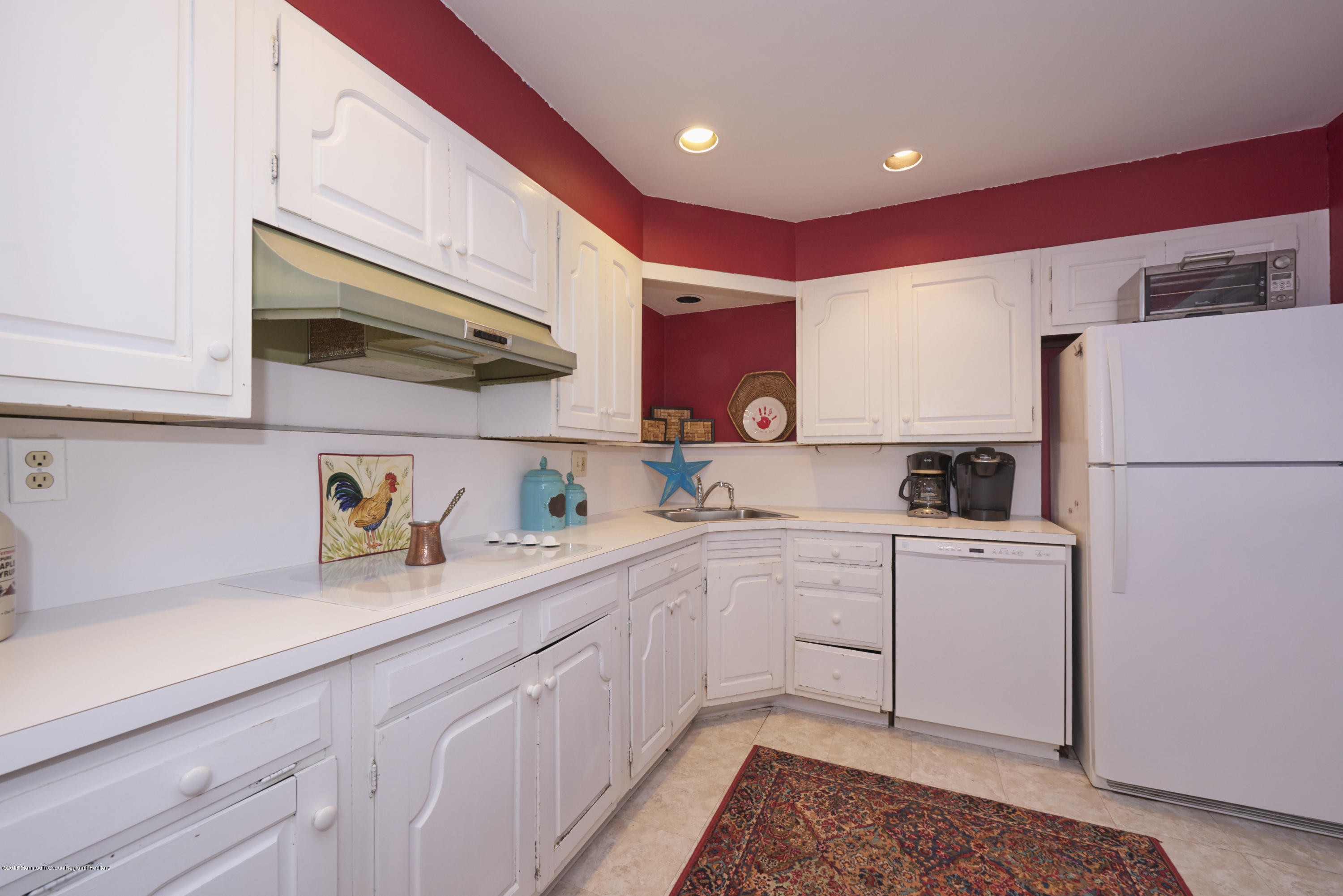 284 Garden Road Shrewsbury, NJ 07702 - Photo 11 of 22 Kitchen