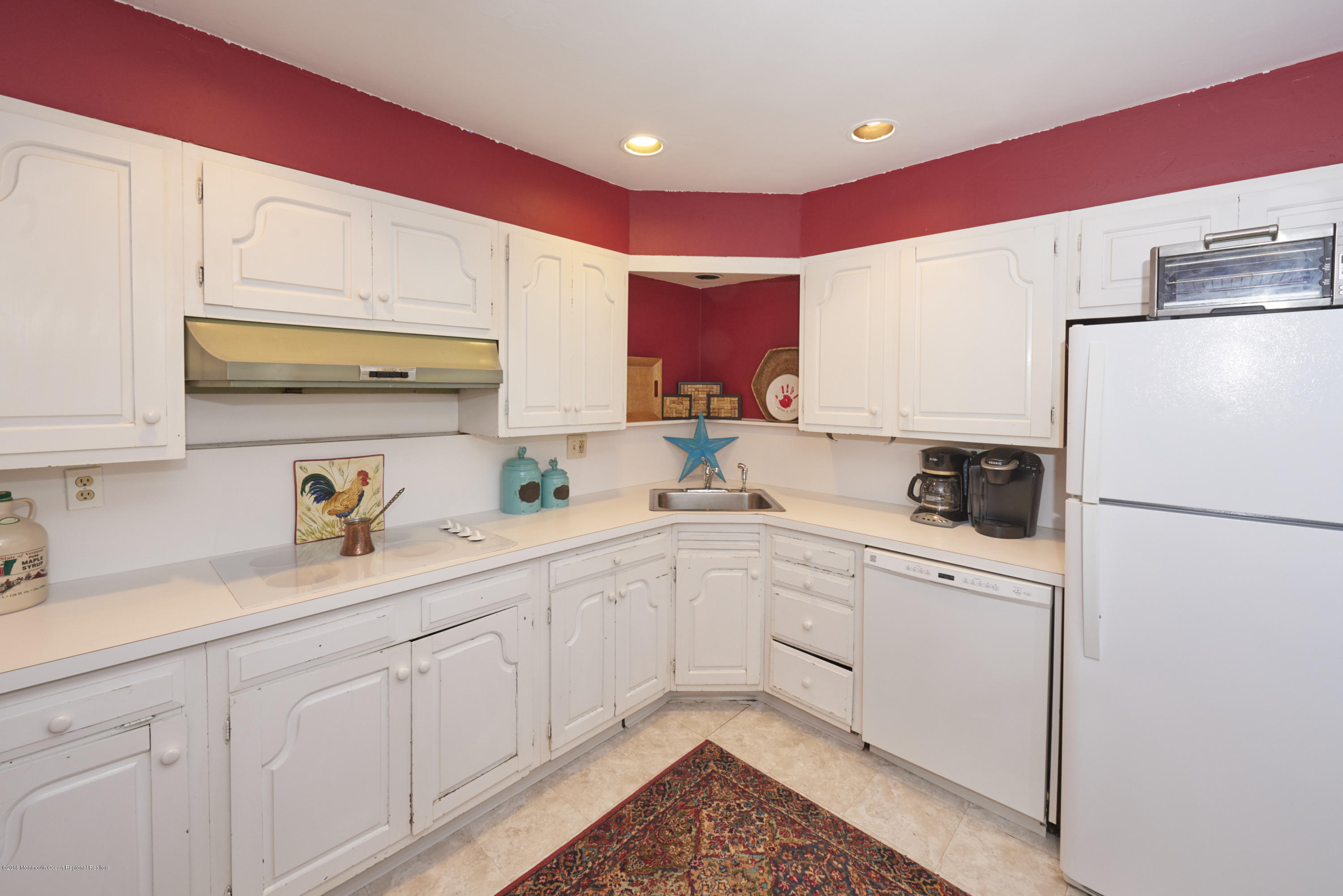 284 Garden Road Shrewsbury, NJ 07702 - Photo 12 of 22 Kitchen