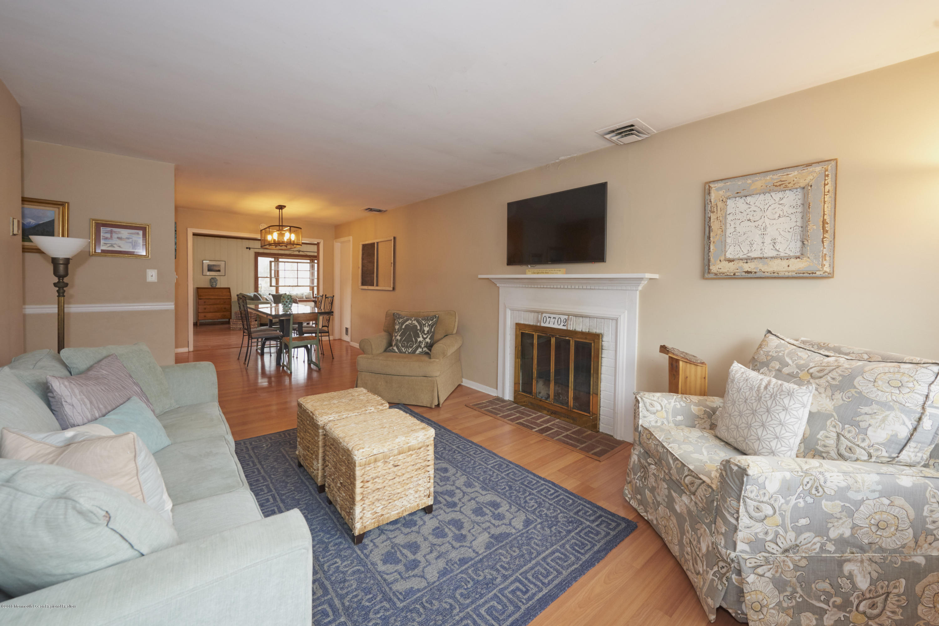 284 Garden Road Shrewsbury, NJ 07702 - Photo 2 of 22 Living Room