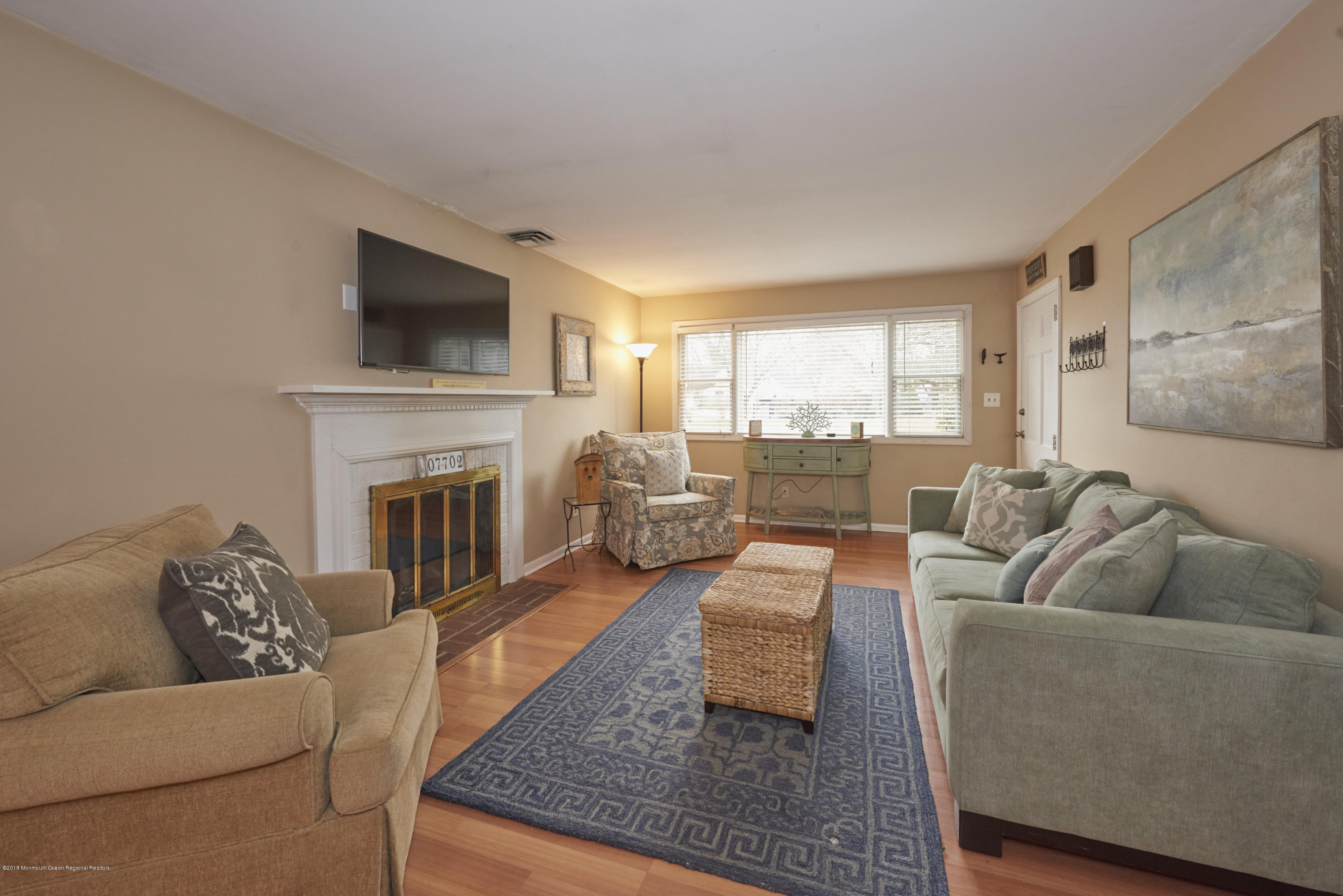 284 Garden Road Shrewsbury, NJ 07702 - Photo 3 of 22 Living Room