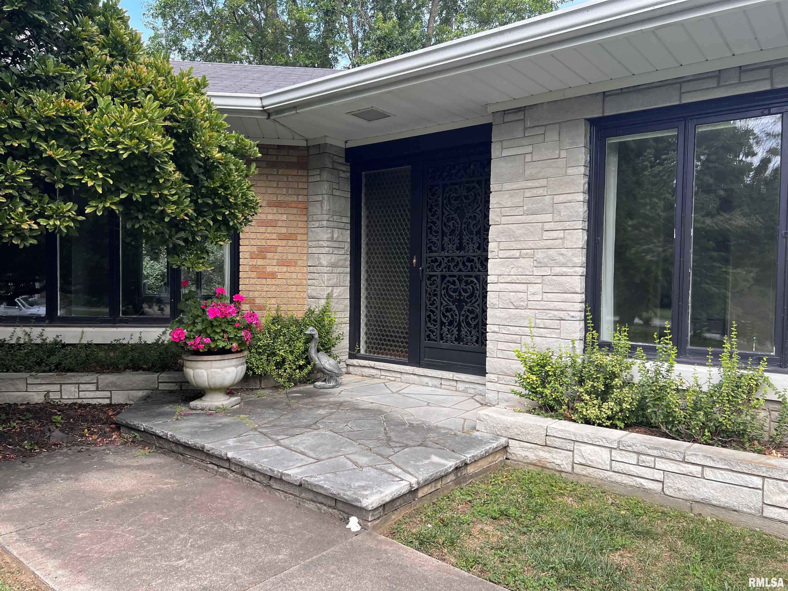 175 Woodlawn Road Quincy, IL 62301 - Photo 27 of 31 Gallery Image 27