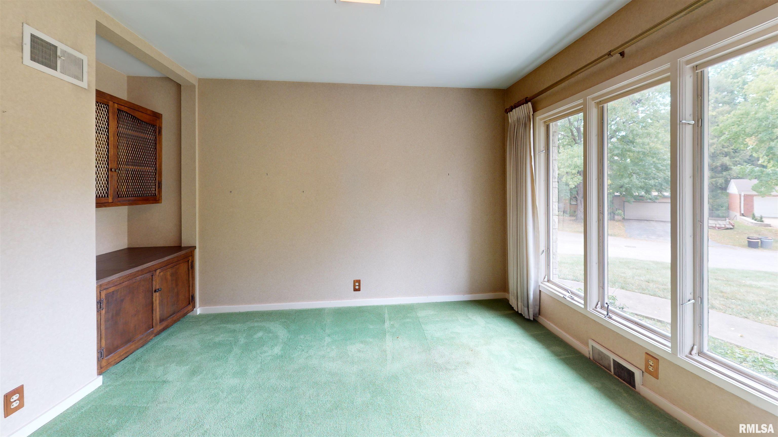 175 Woodlawn Road Quincy, IL 62301 - Photo 10 of 31 Gallery Image 10