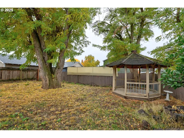 $485,000 | 2009 East 12th Street, The Dalles, OR 97058