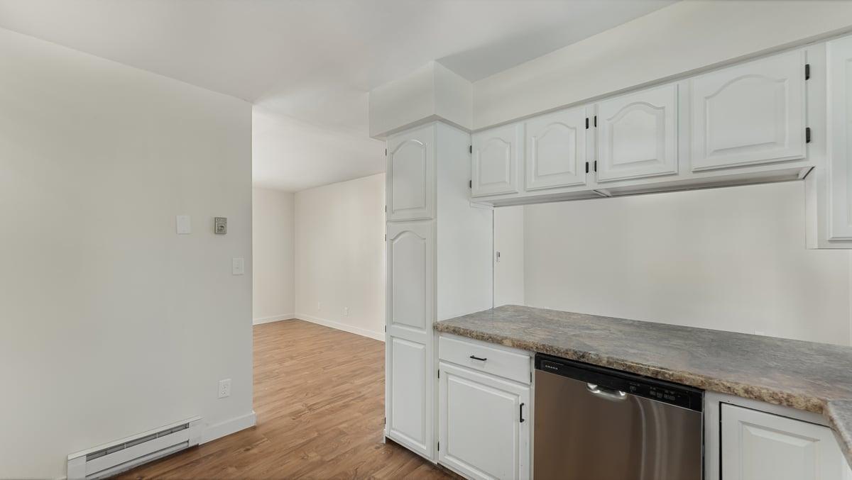 829 Pleasantview Drive Southeast Willmar, MN 56201 - Photo 11 of 28