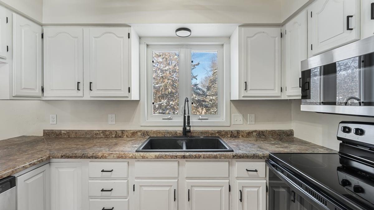 829 Pleasantview Drive Southeast Willmar, MN 56201 - Photo 12 of 28