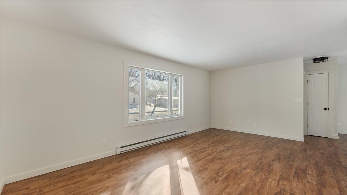 829 Pleasantview Drive Southeast Willmar, MN 56201 - Photo 5 of 28