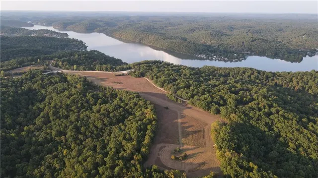 $399,000 | Brown Bend Road, Edwards, MO 65326