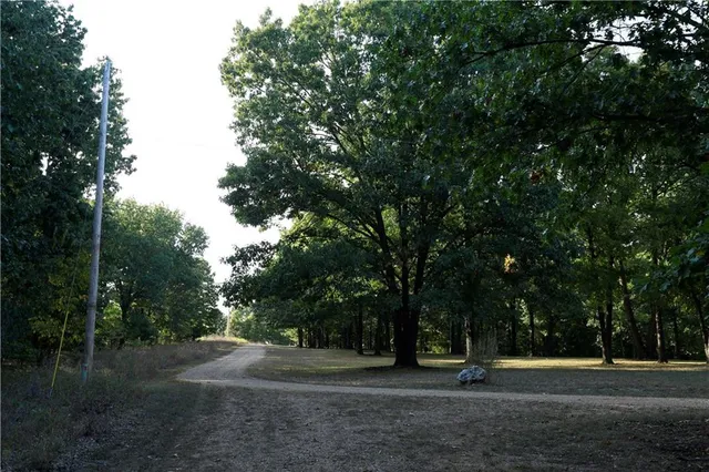 $399,000 | Brown Bend Road, Edwards, MO 65326