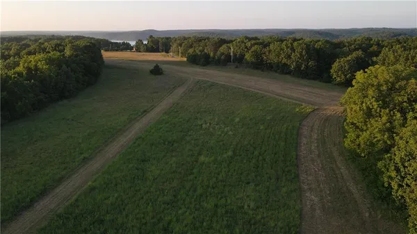 $399,000 | Brown Bend Road, Edwards, MO 65326