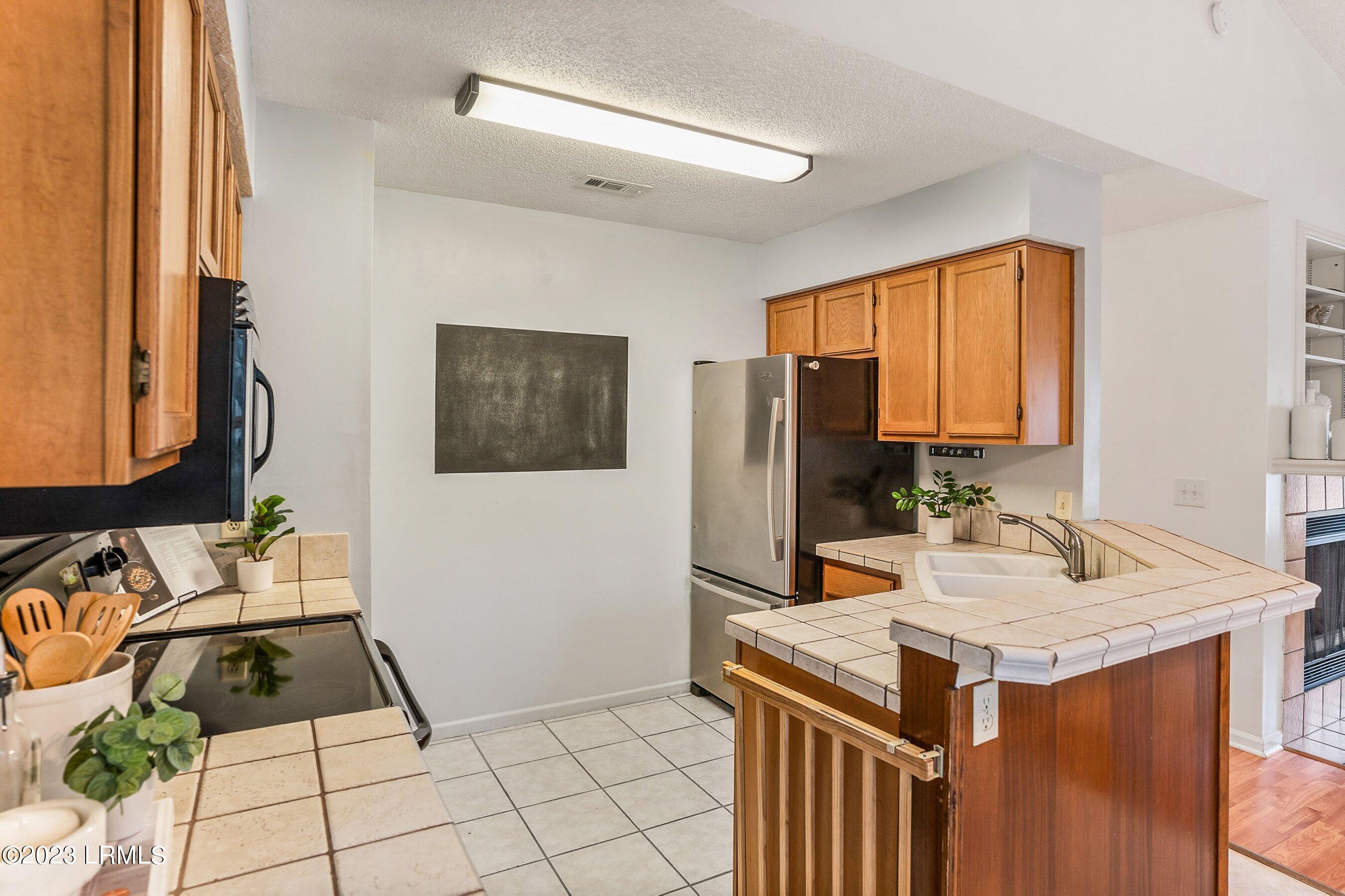 94 State Rd S-7-596 Beaufort, SC 29906 - Photo 11 of 30 DSC08622-45-1.jpg-SMALL