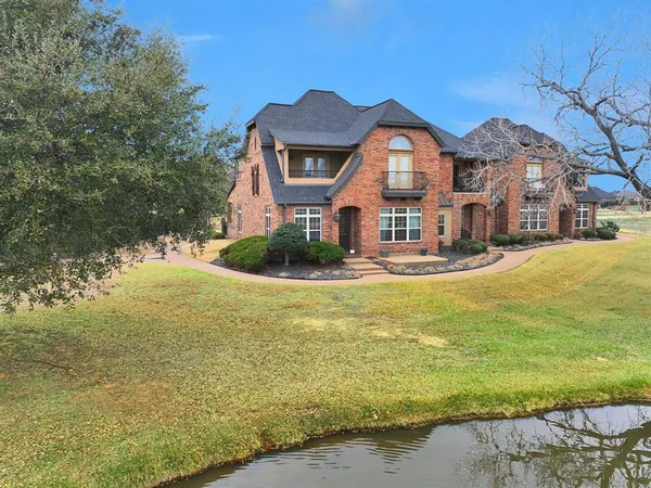 $499,000 | 2200 Herons Nest Drive, Granbury, TX 76048
