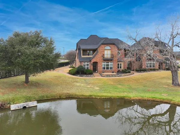 $499,000 | 2200 Herons Nest Drive, Granbury, TX 76048