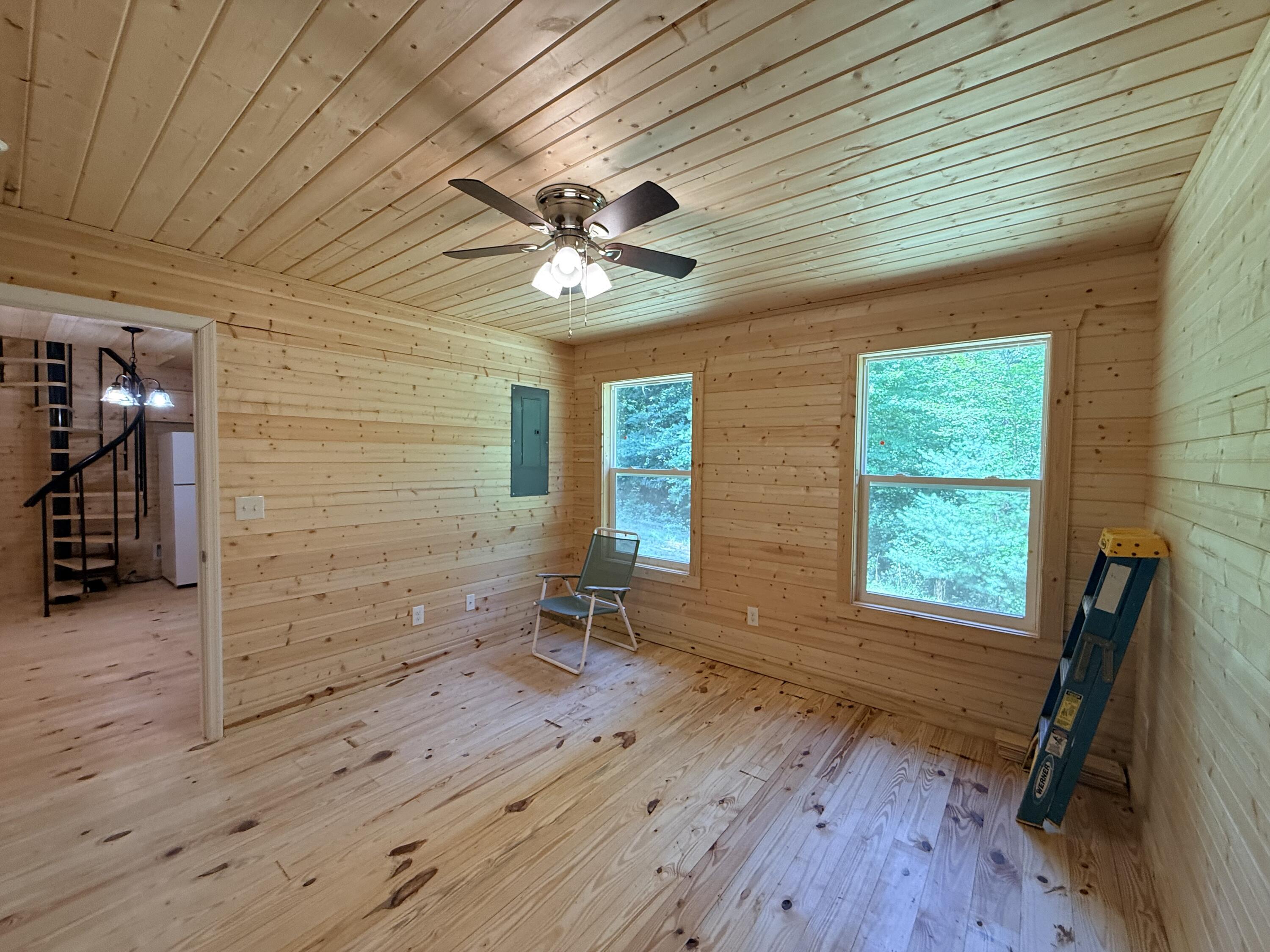 345 Magnolia Dr Spring Spring City, TN 37381 - Photo 15 of 23 Main Level Bedroom