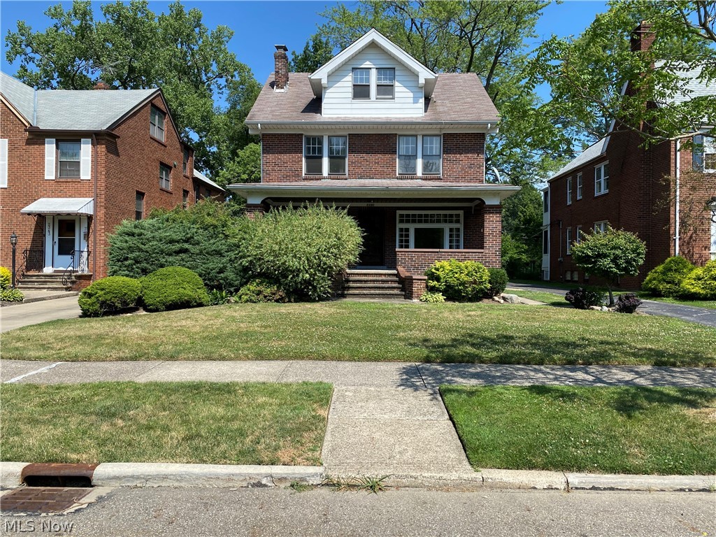 2351 Ashurst Road Cleveland, OH 44118 - Photo 2 of 27 Gallery Image 2