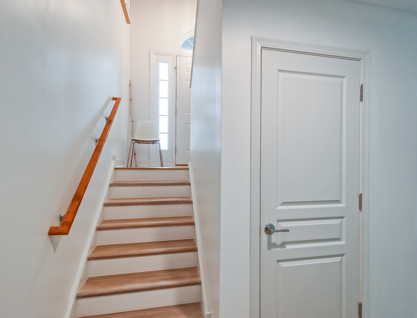 2804 Neubauer Circle Lindenhurst, IL 60046 - Photo 21 of 26 a view of entryway with wooden floor