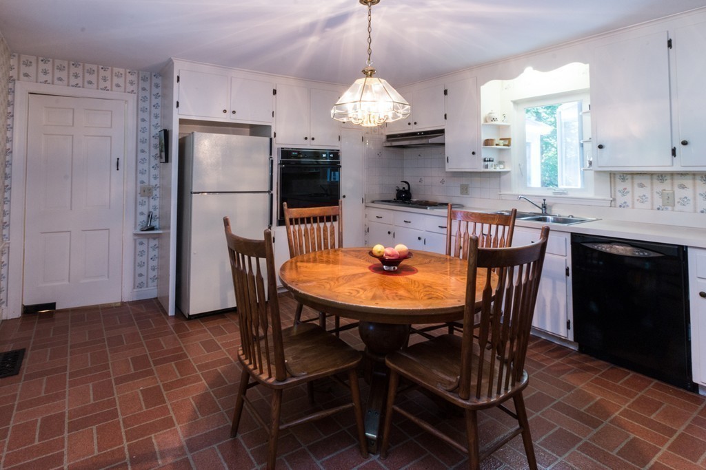 28 Old Coach Road Sudbury, MA 01776 - Photo 7 of 26 Gallery Image 7