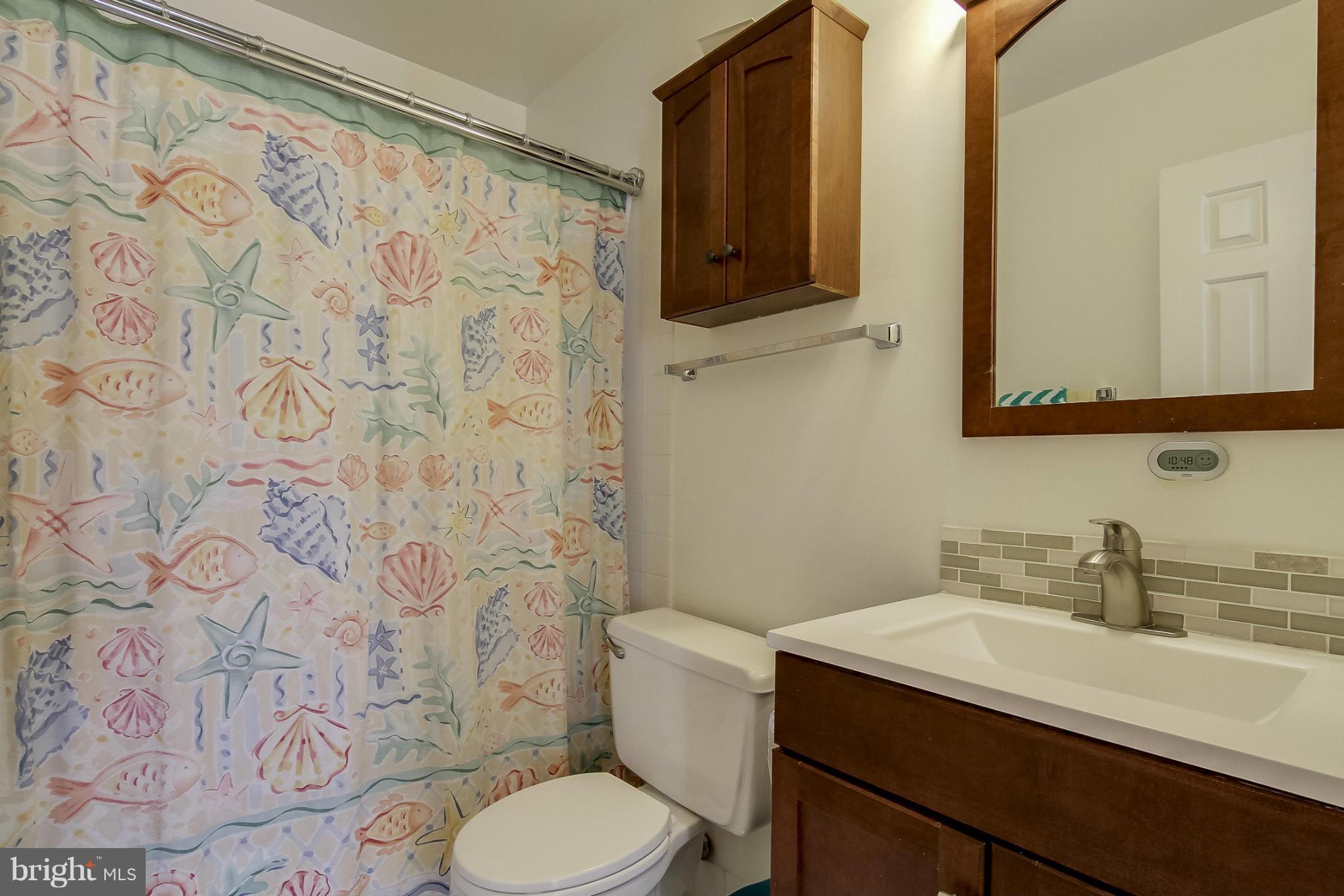 4815 Carriagepark Road Fairfax, VA 22032 - Photo 22 of 30 Bath