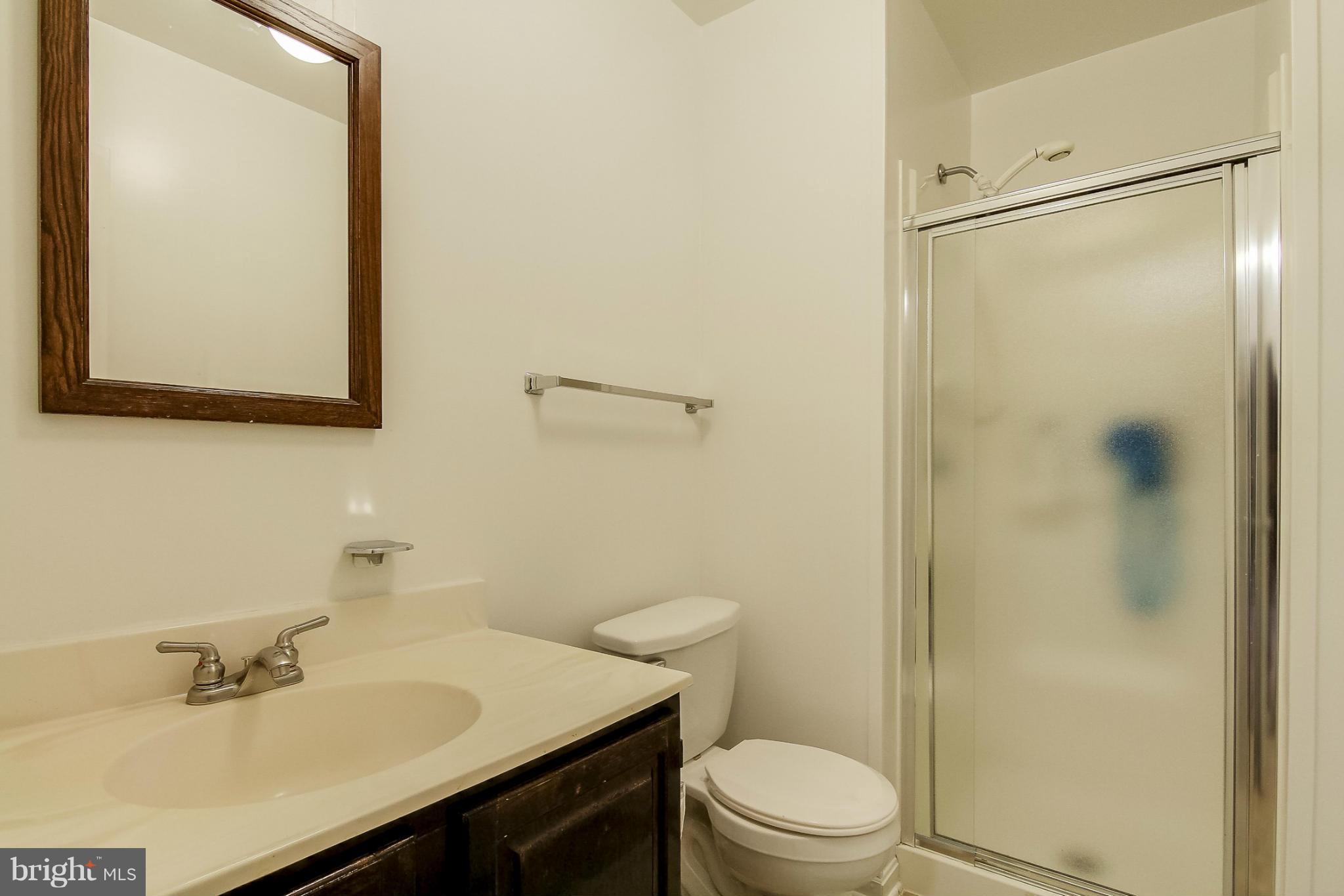 4815 Carriagepark Road Fairfax, VA 22032 - Photo 28 of 30 Bath