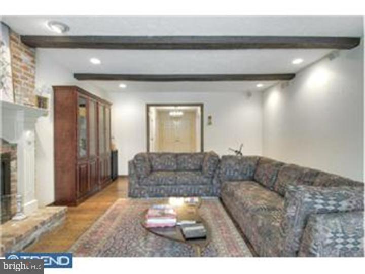 893 Heritage Road Moorestown, NJ 08057 - Photo 20 of 25 Living Room