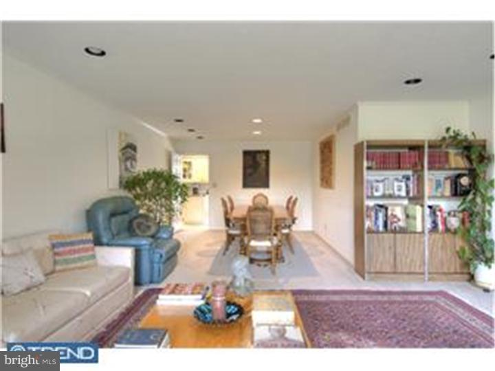 893 Heritage Road Moorestown, NJ 08057 - Photo 4 of 25 Family Room