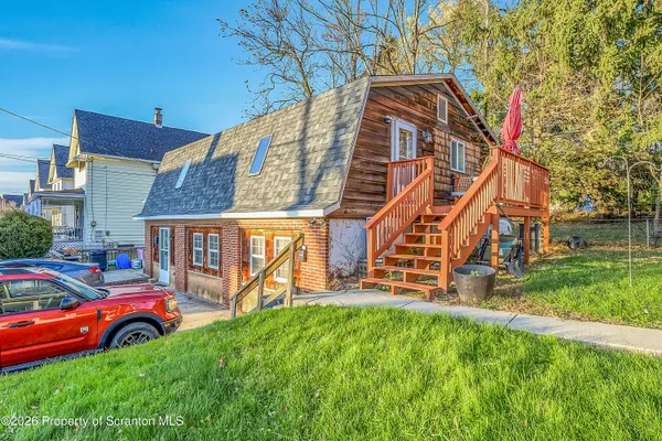 $650,000 | 714 Smith Street, Dunmore, PA 18512