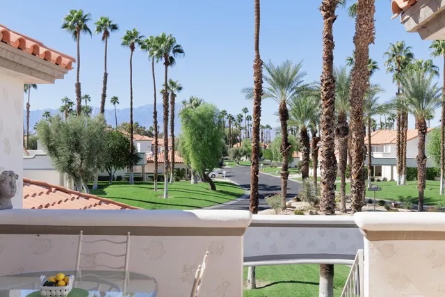 $485,000 | 272 Vista Royale Circle East, Palm Desert, CA 92211