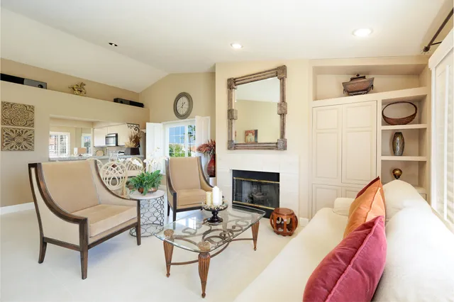 $485,000 | 272 Vista Royale Circle East, Palm Desert, CA 92211