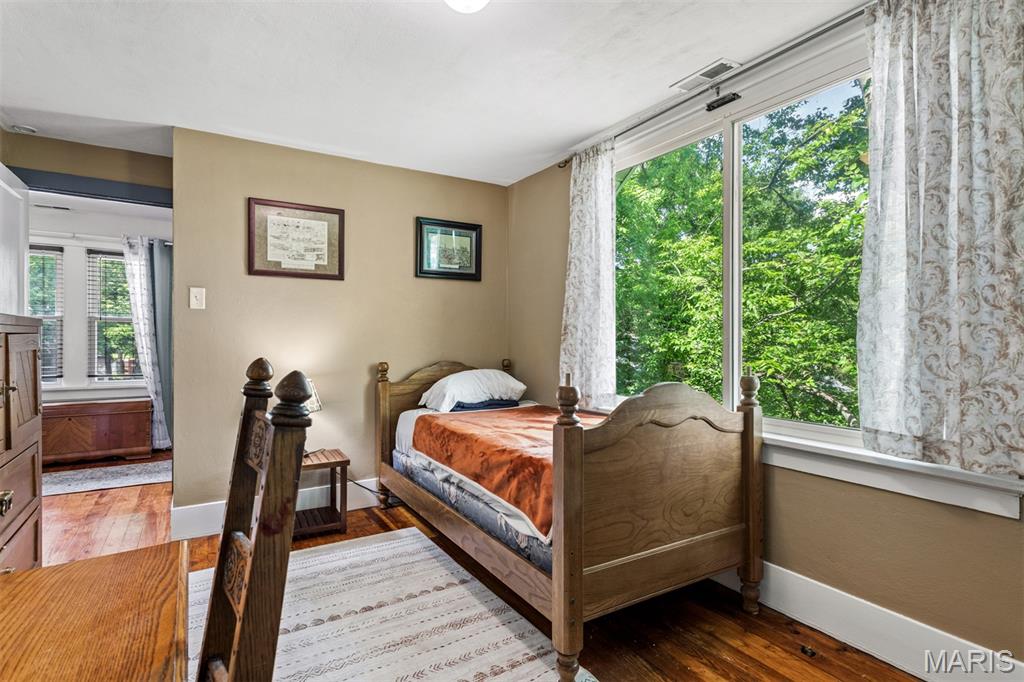 329 Stark Court Webster Groves, MO 63119 - Photo 43 of 63 Gallery Image 43