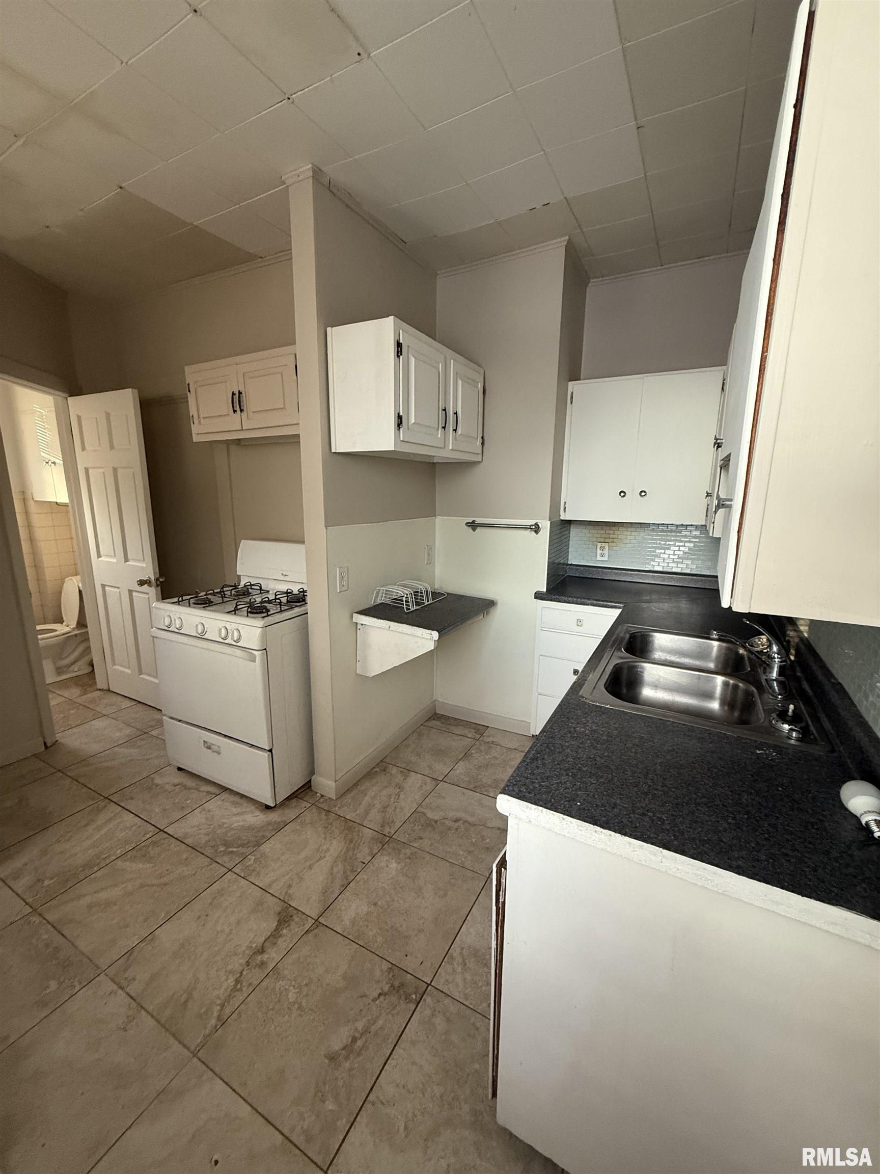 423 West Calhoun Street Macomb, IL 61455 - Photo 4 of 19