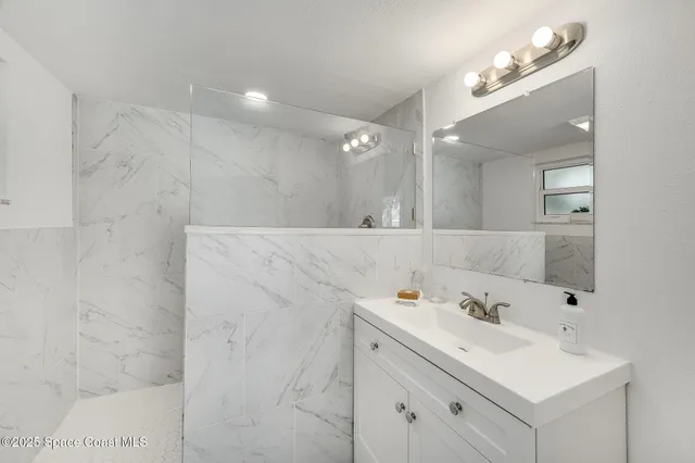 $3,900 | 458 Sandpiper Drive, Satellite Beach, FL 32937