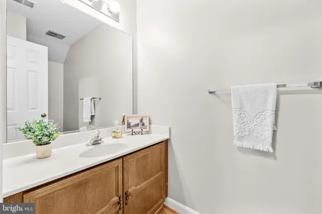 $895,000 | 6260 Chaucer Lane, Alexandria, VA 22304