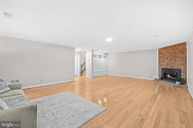 $895,000 | 6260 Chaucer Lane, Alexandria, VA 22304