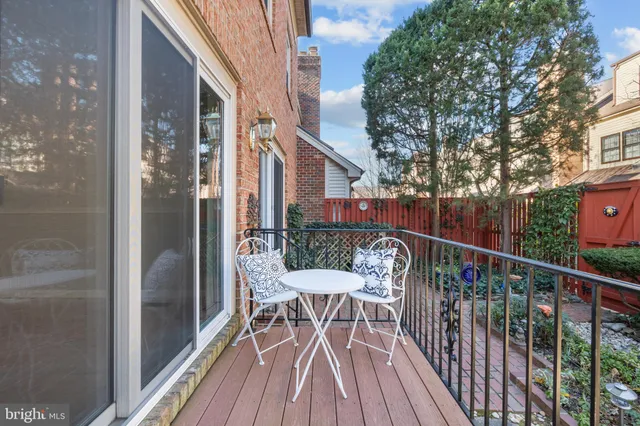 $895,000 | 6260 Chaucer Lane, Alexandria, VA 22304