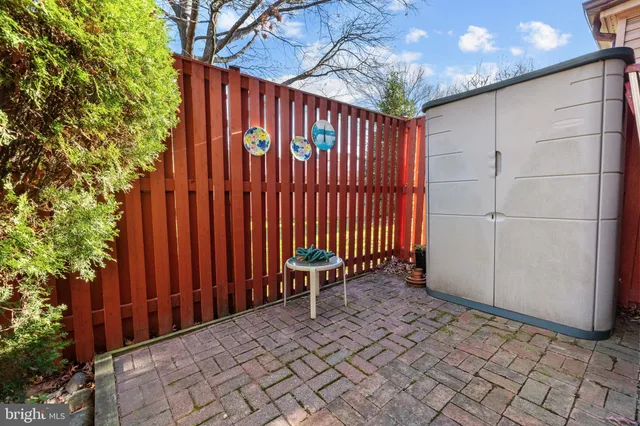 $895,000 | 6260 Chaucer Lane, Alexandria, VA 22304