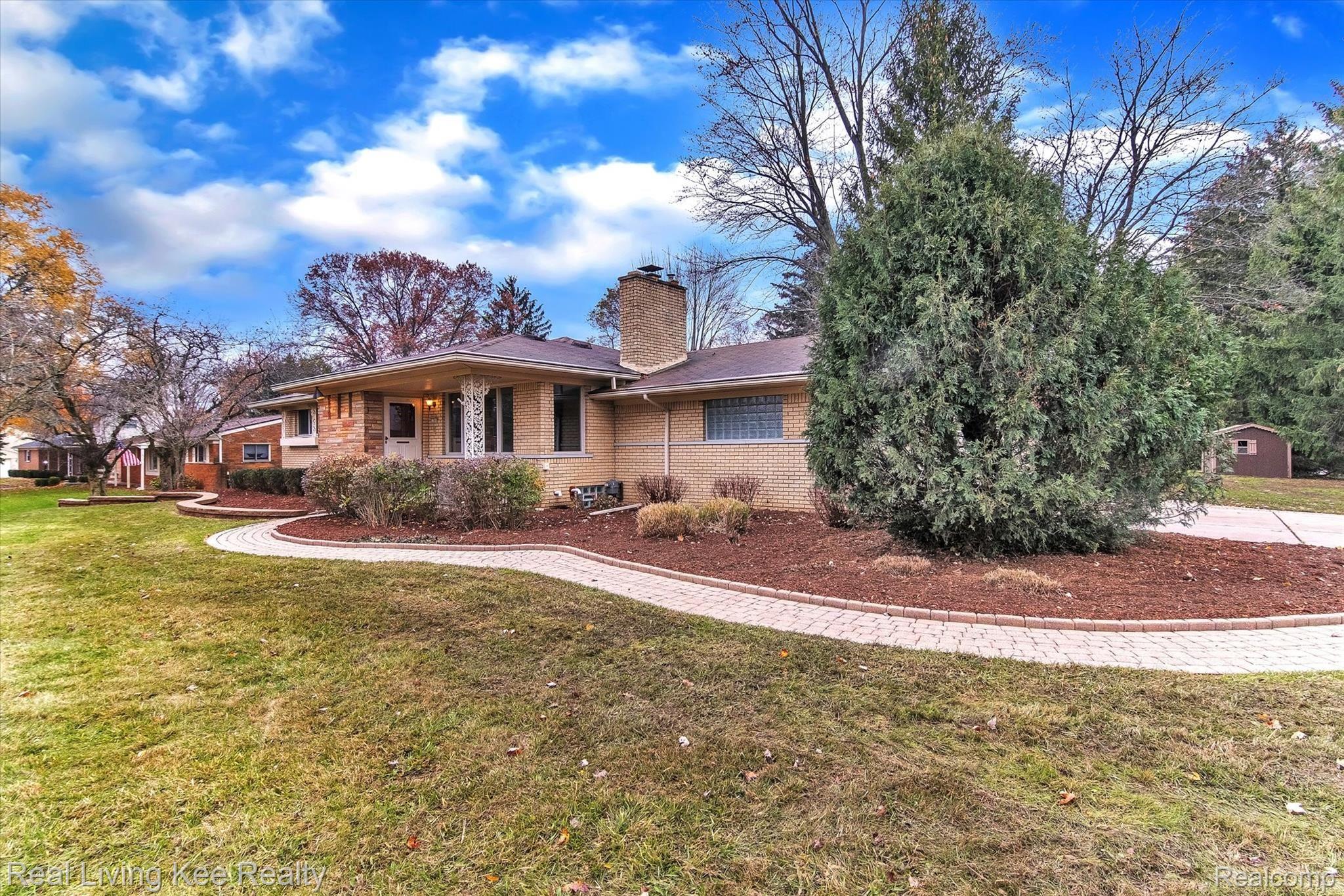 710 Castlebar Drive Rochester, MI 48309 - Photo 4 of 35 04-710 Castlebar Dr-Windowstill Real Estate Photography-4.jpg