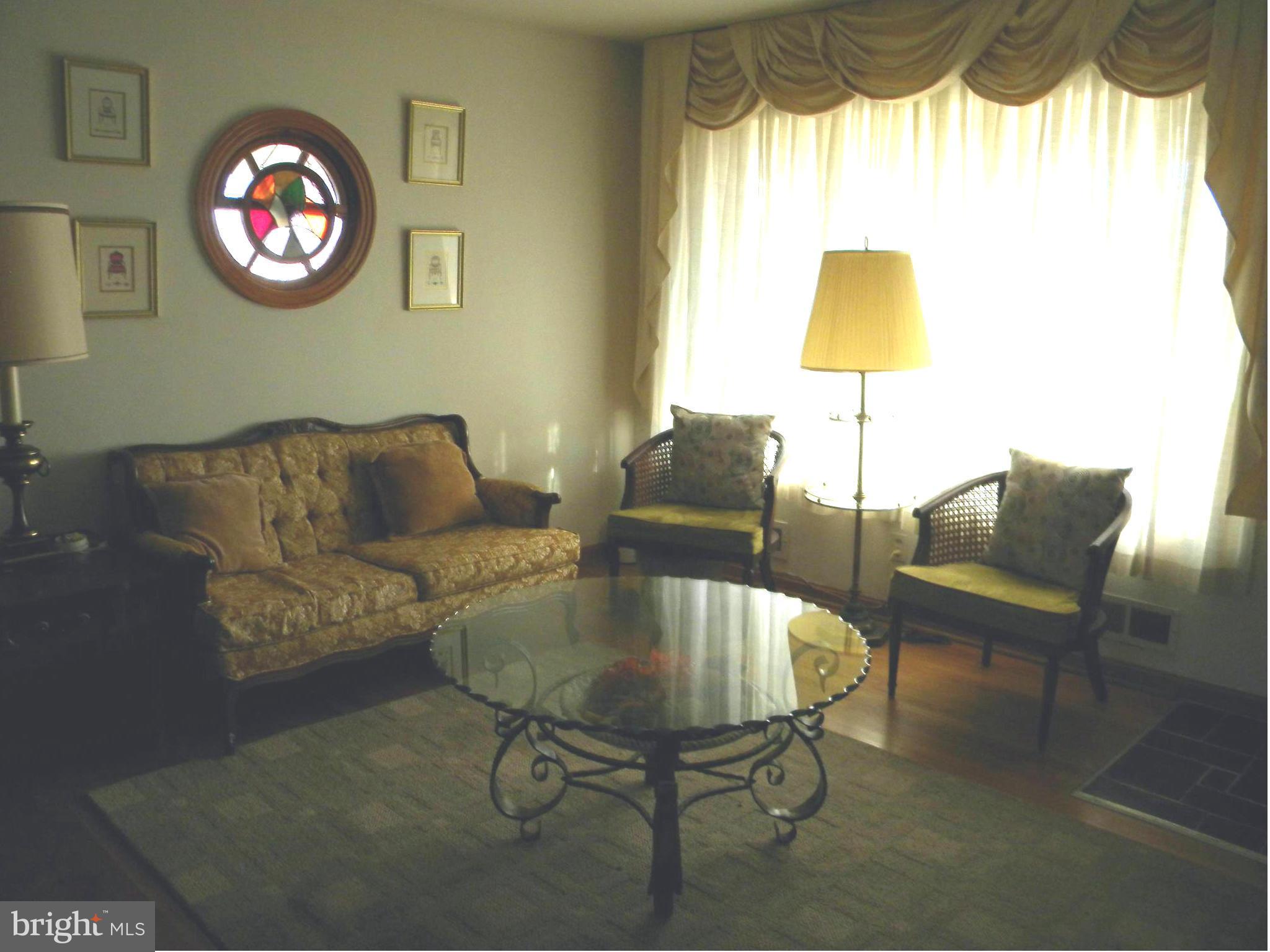 702 East Maple Road Linthicum, MD 21090 - Photo 3 of 11 Living Room