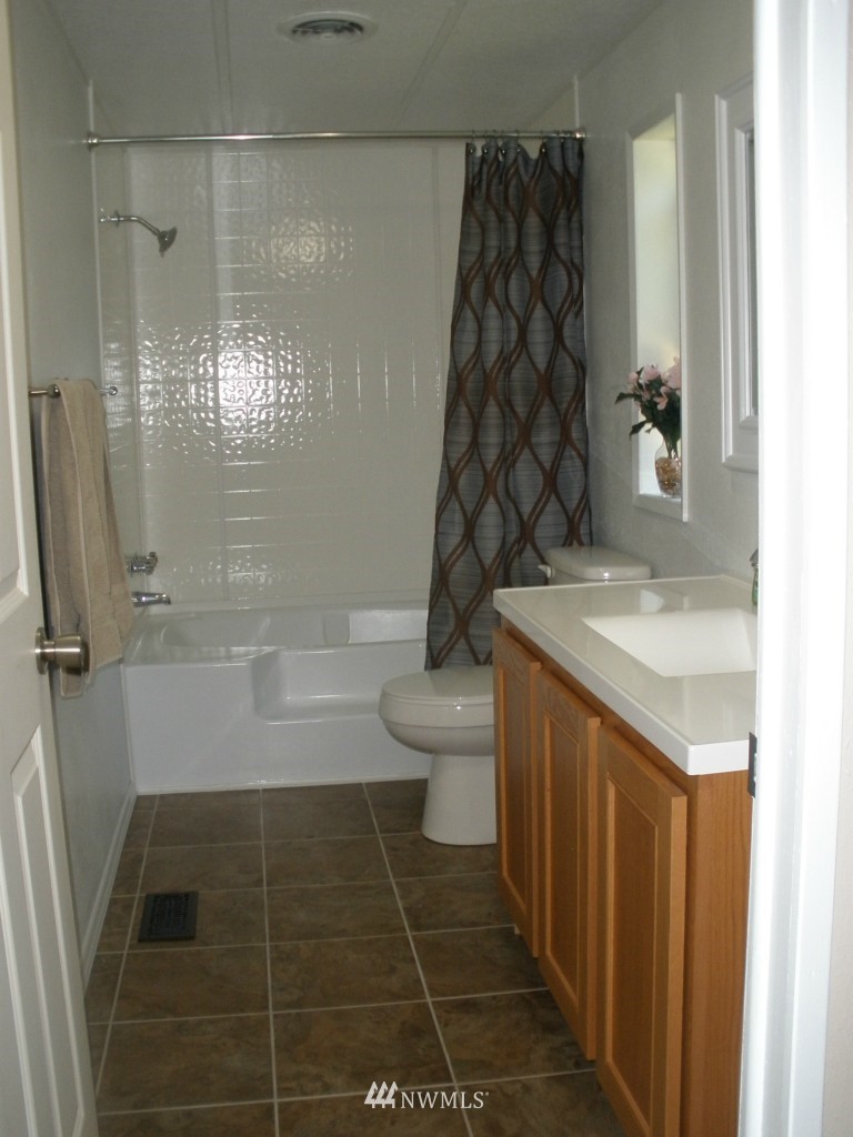 4204 Heather Road Bremerton, WA 98312 - Photo 9 of 20 Gallery Image 9